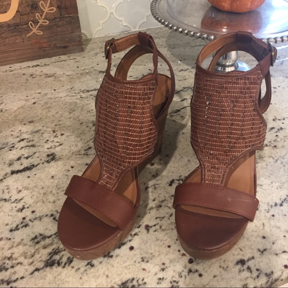 Beautiful wedges sz 9